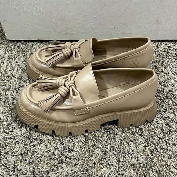 Zara Lug Sole Loafers - Picture 3 of 9